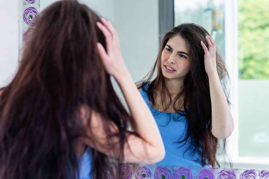 woman with frizzy hair