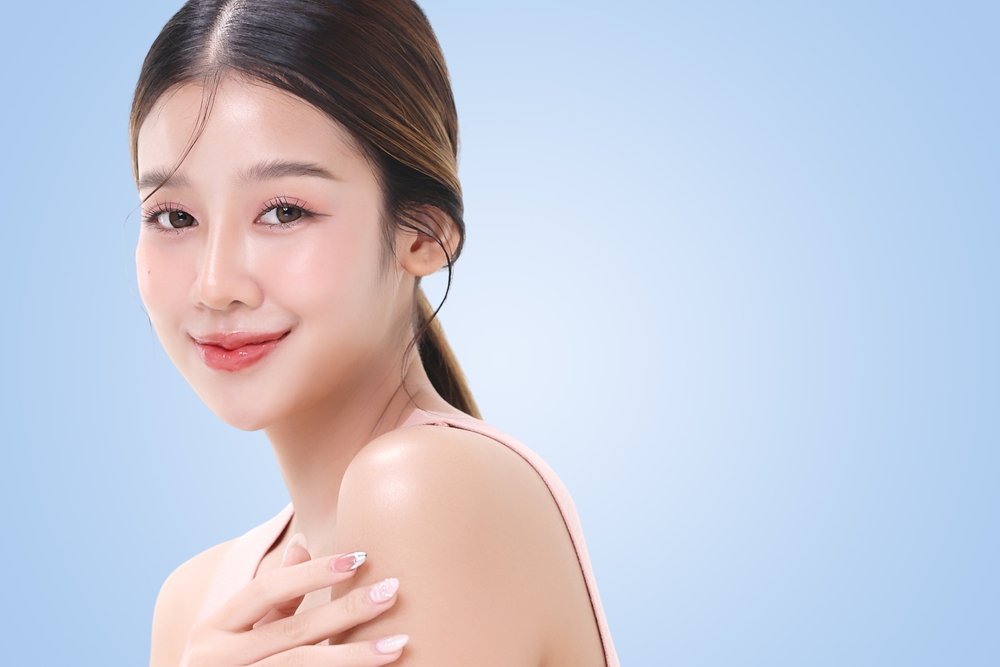 Close-up,Portrait,Of,Young,Asian,Beautiful,Woman,With,K-beauty,Make