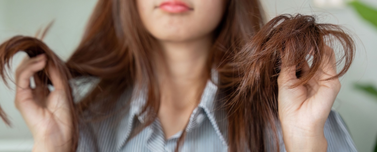 woman with frizzy hair